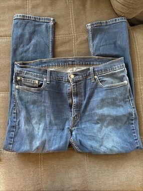 Levi's Men's Medium Blue Straight-Leg Jeans